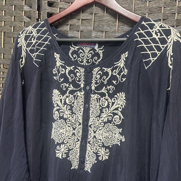 Johnny Was Navy Blue Embroidered Long Sleeve Tunic Henley Top Size 4X - Picture 4 of 8